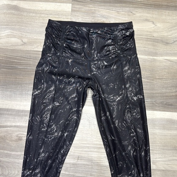 Lululemon Black Patterned Leggings size 4 - Picture 4 of 11